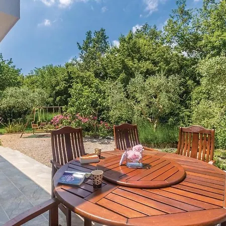 Molnar Sergej Resort *