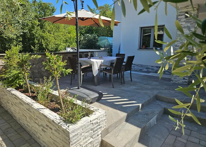 Molnar Sergej Resort *