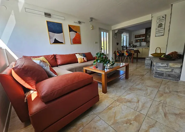 Molnar Sergej Resort *