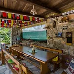 Molnar Sergej Resort *